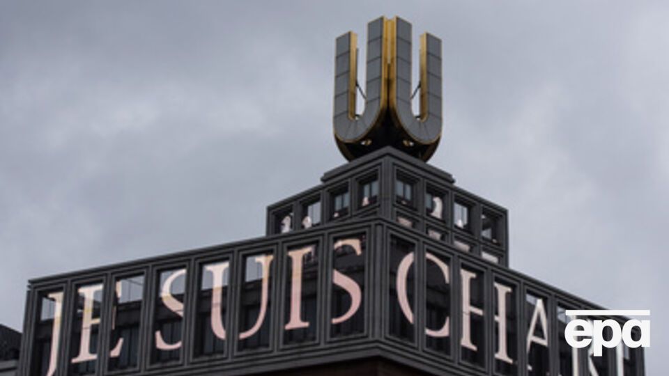 Je suis Charlie пишут не только в Twitter