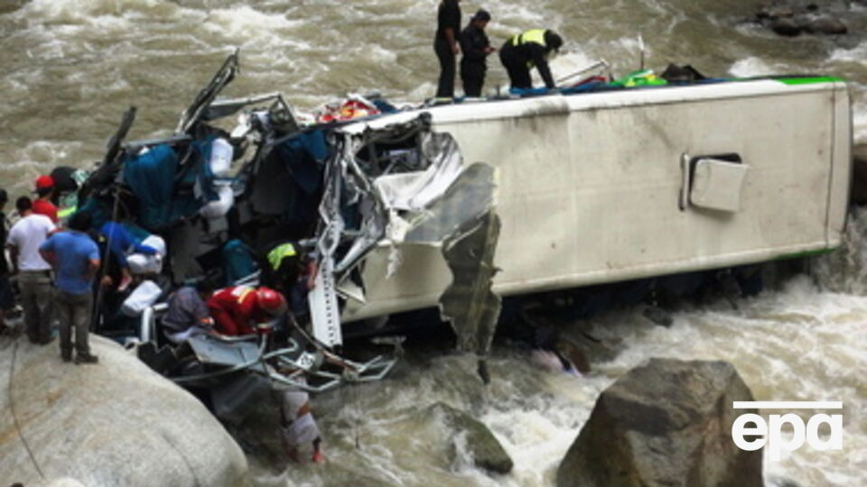 Автобус сорвался в ущелье