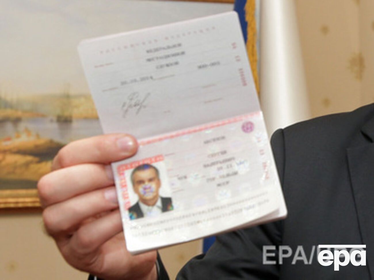 Крымчане без российского паспорта будут считаться иностранцами