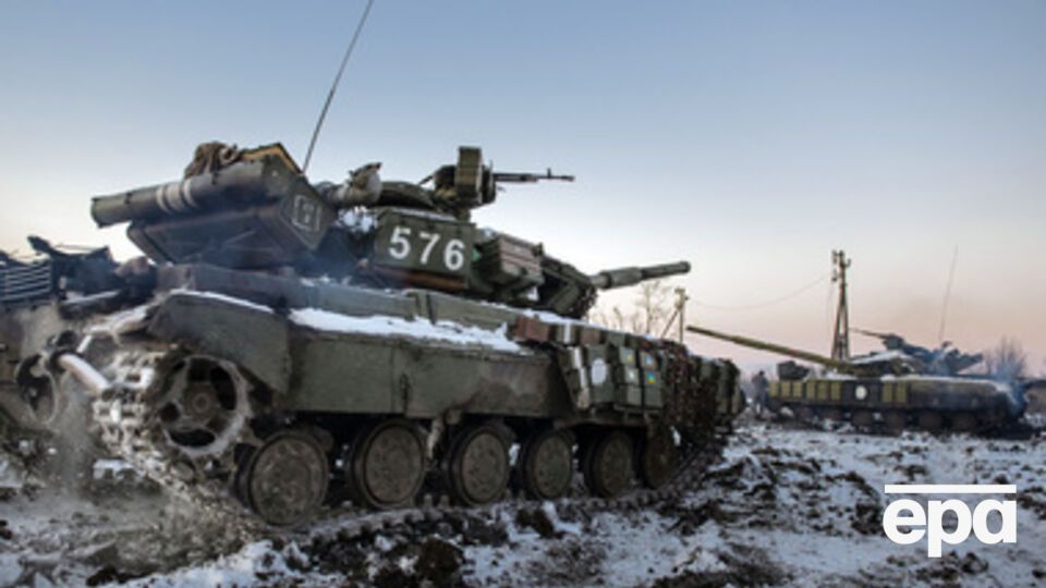 Восемь военнослужащих получили ранения