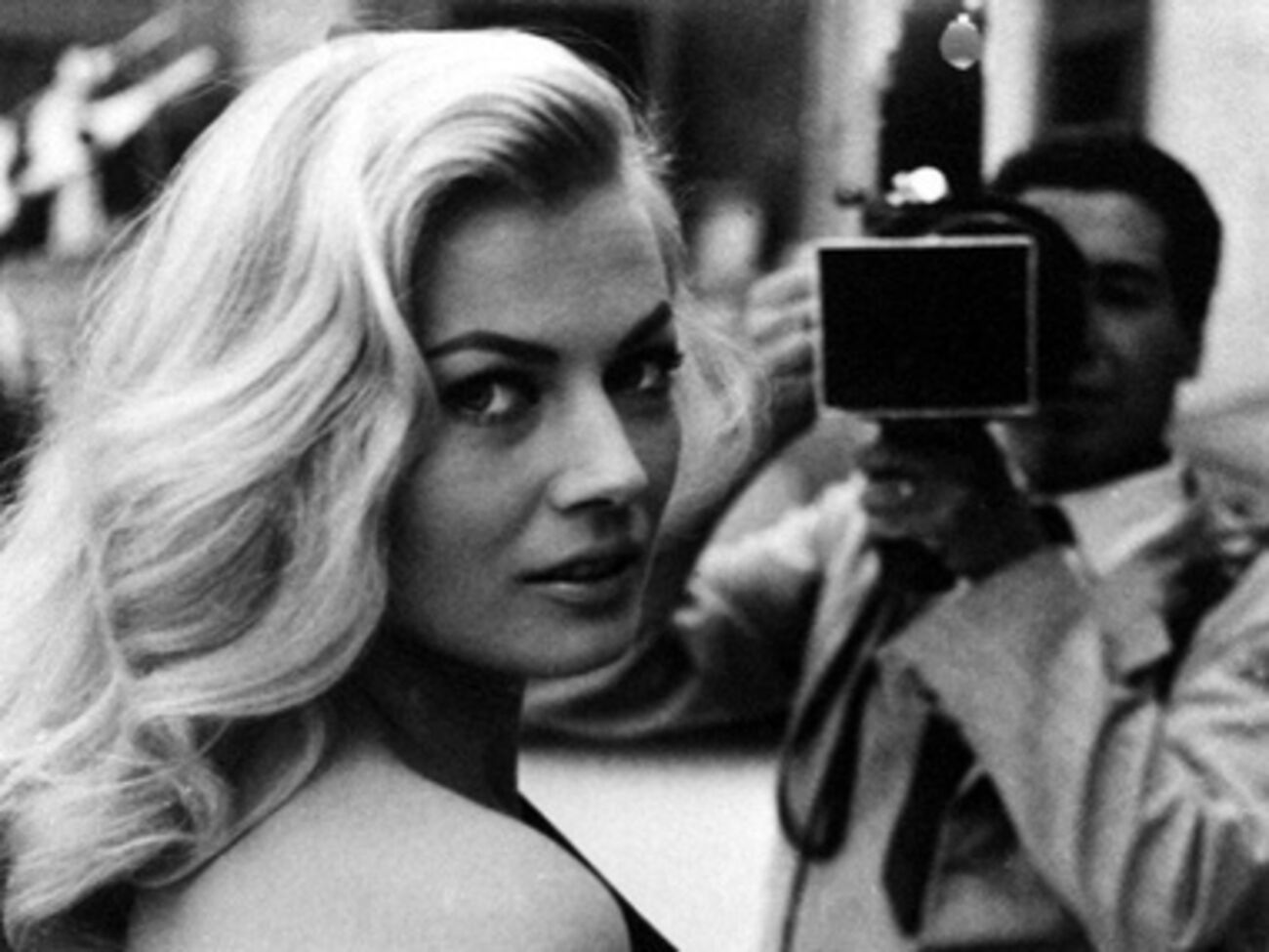 Анита Экберг на сьемках "Сладкой жизни"