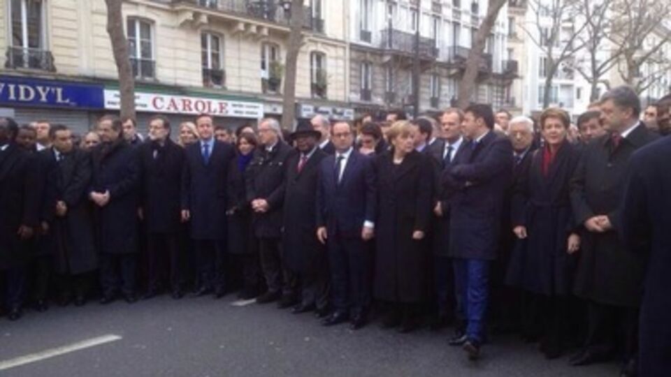 Порошенко вместе с другими европейскими лидерами открывал Марш единства в Париже