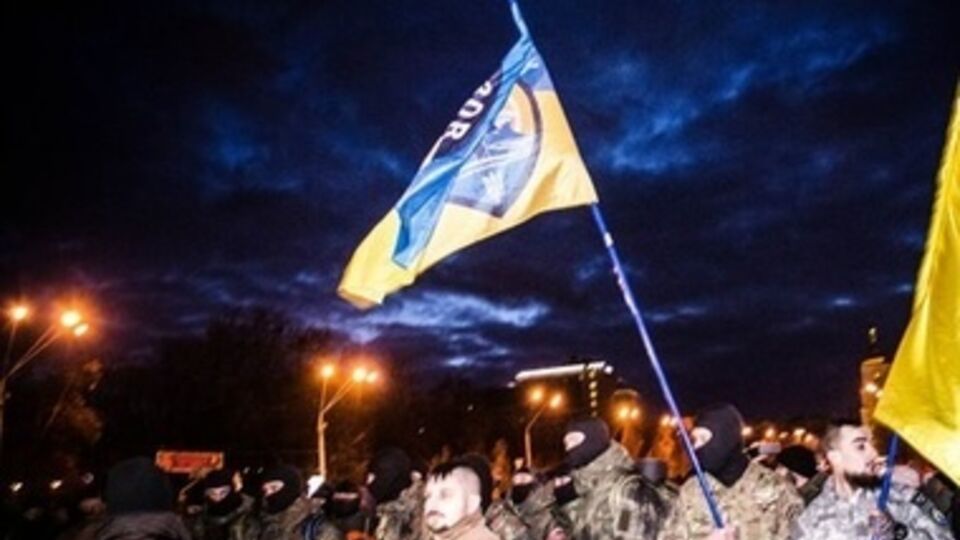 Волонтеры снабдят полк "Азов" реанимобилем