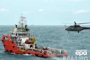 Спасатели надеются найти еще два "черных ящика" с Air Asia