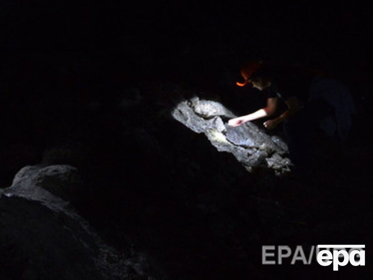 Большинство шахтеров из шахты Засядько поднялись на поверхность