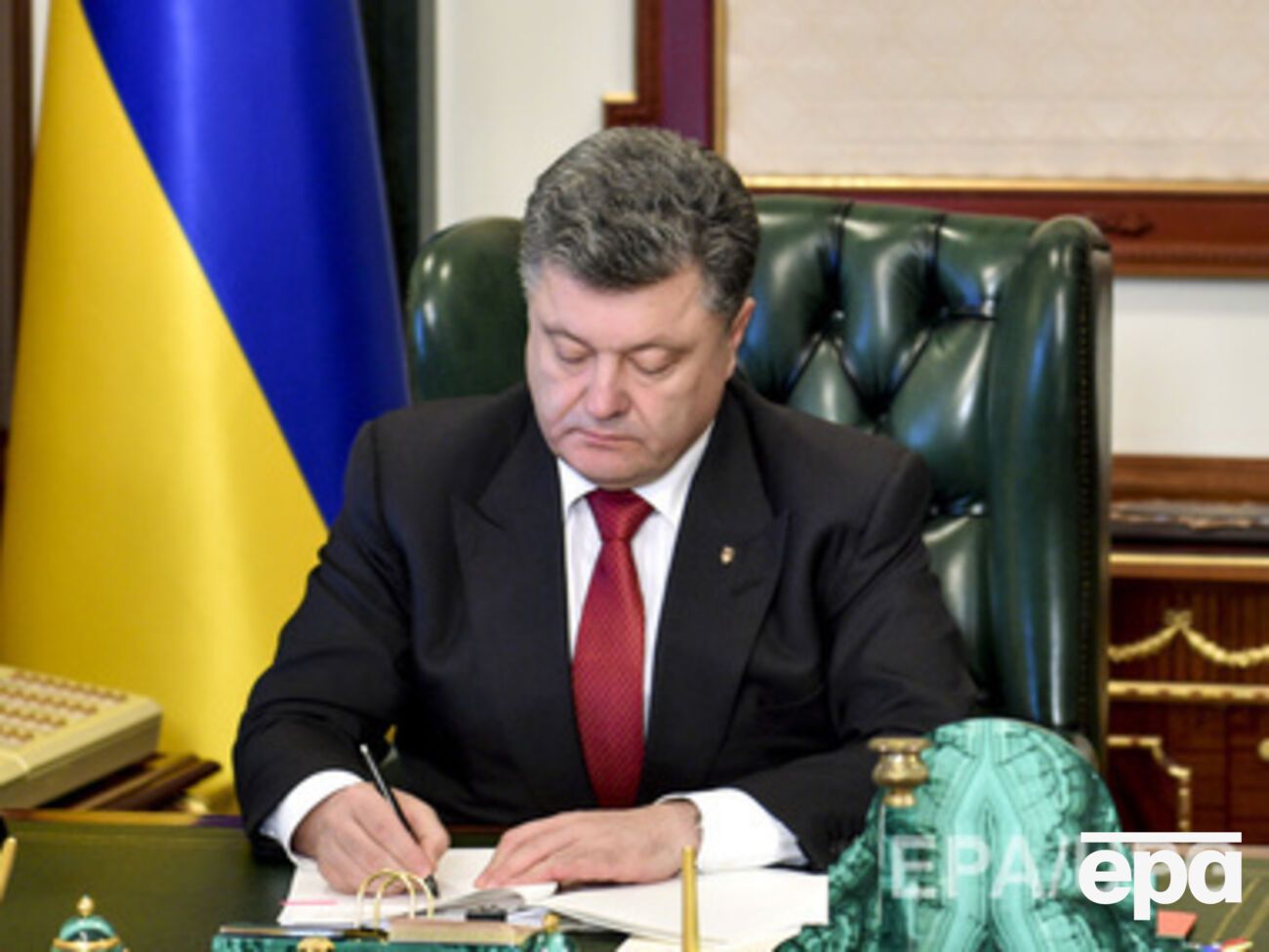 Президент продлил мораторий