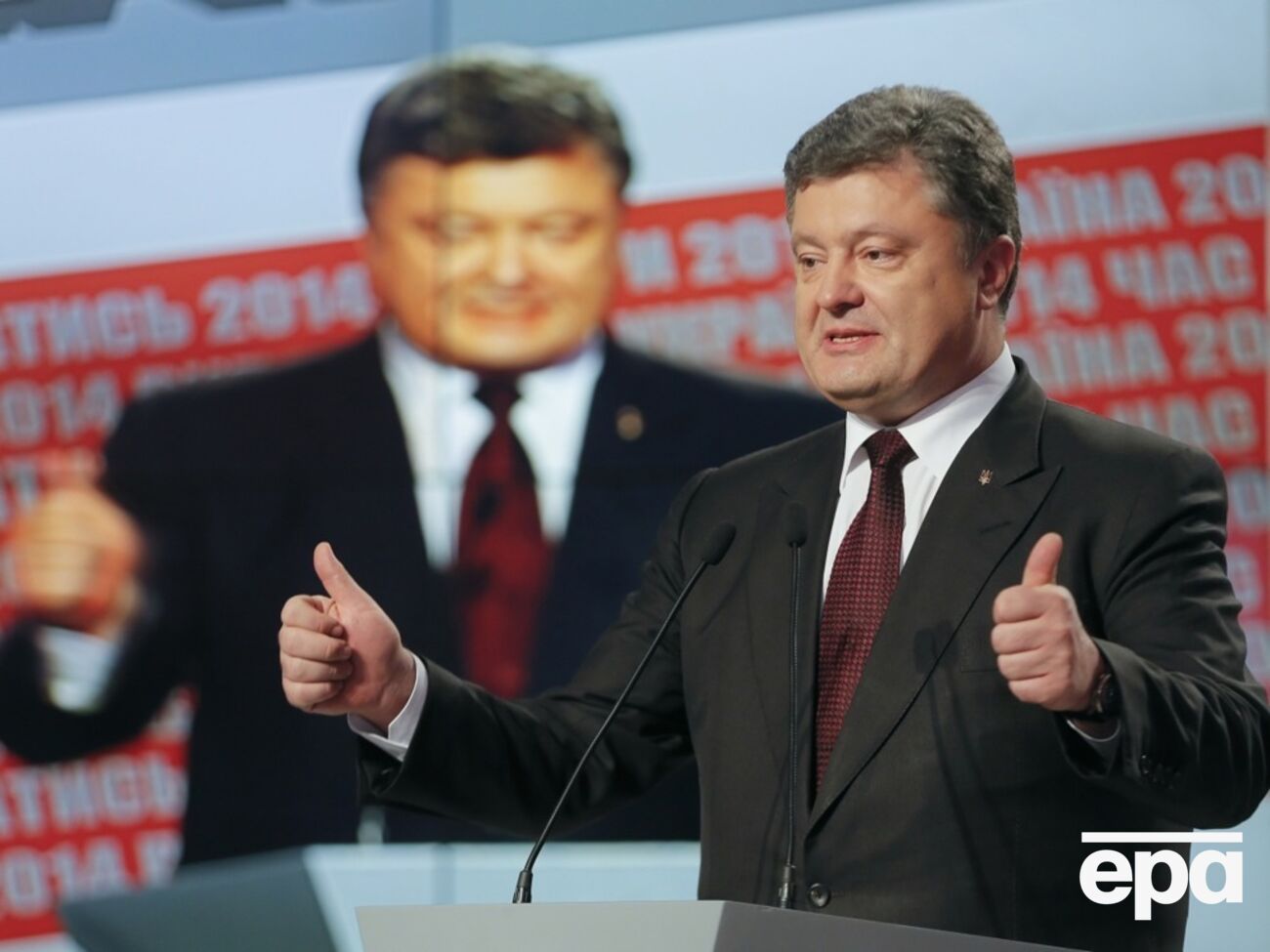 Порошенко: Каждый день количество пунктов, где украинцы смогут получить биометрический загранпаспорт, будет увеличиваться