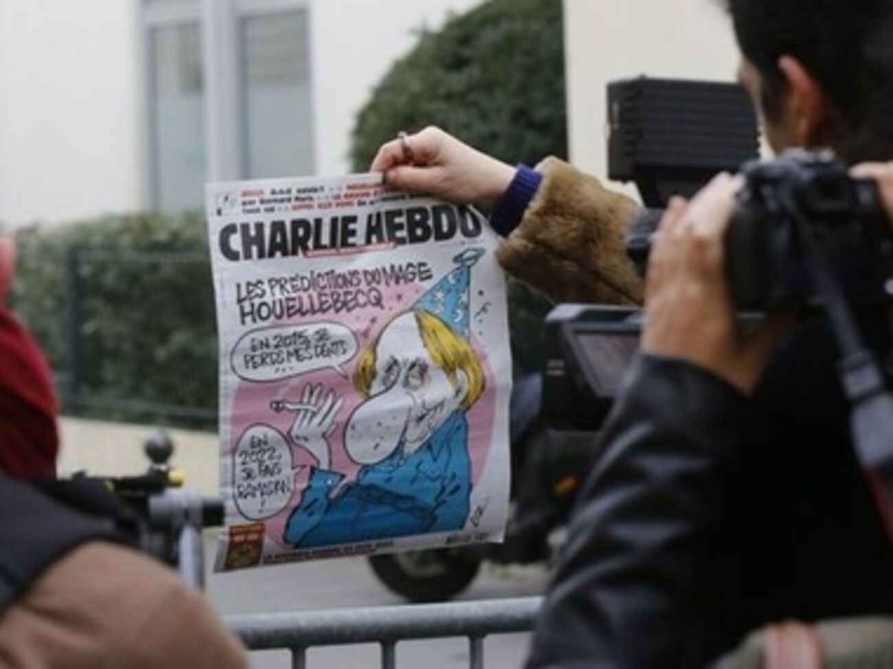 Charlie Hebdo с новыми карикатурами выйдет миллионным тиражом