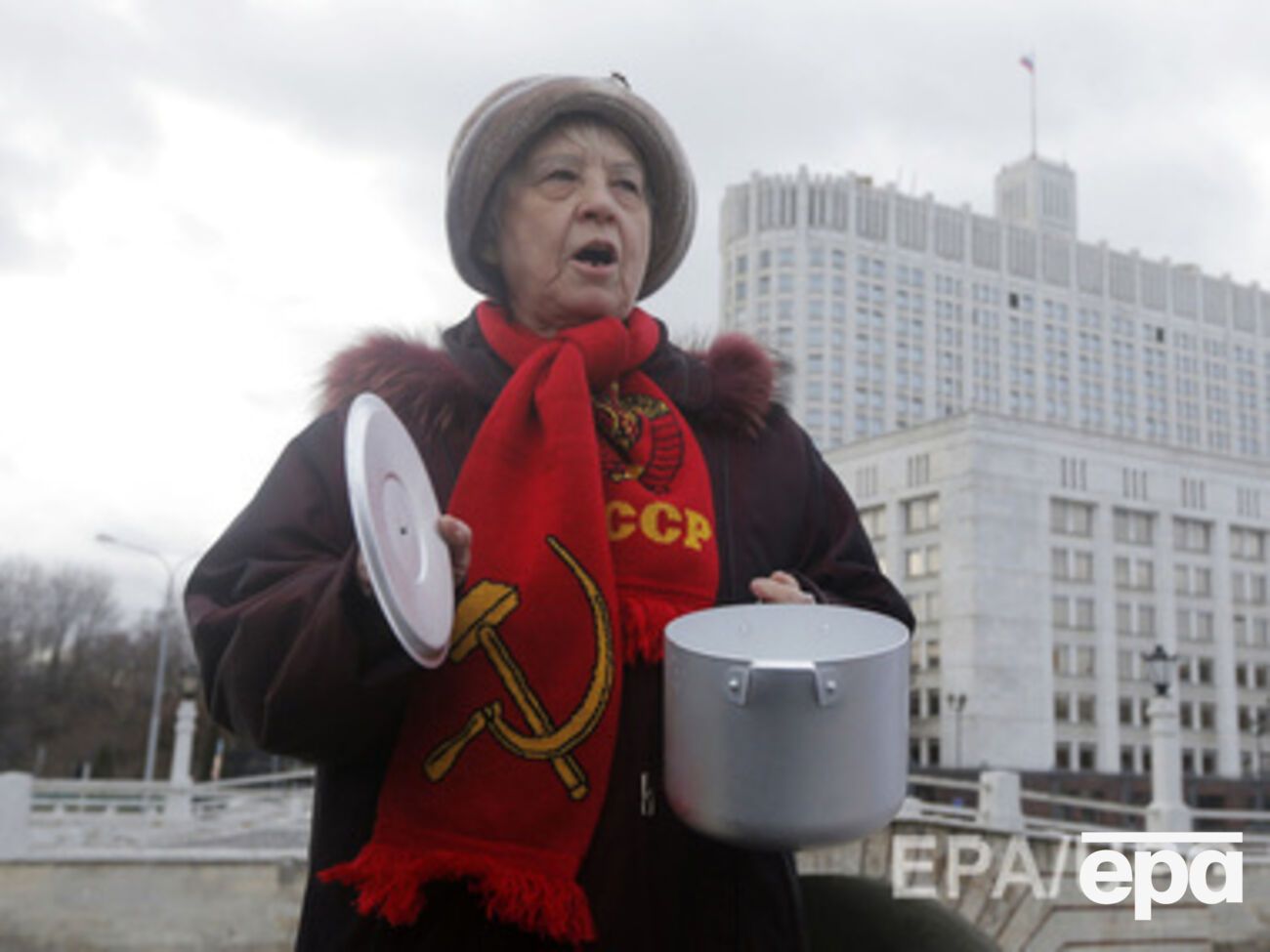 В Керчи банки и почта больше недели не выплачивают пенсионерам деньги