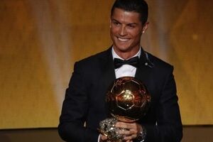 Роналду завоевывает награду второй год подряд