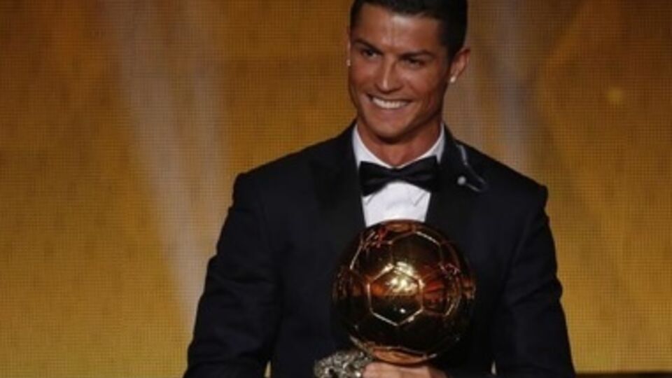 Роналду завоевывает награду второй год подряд
