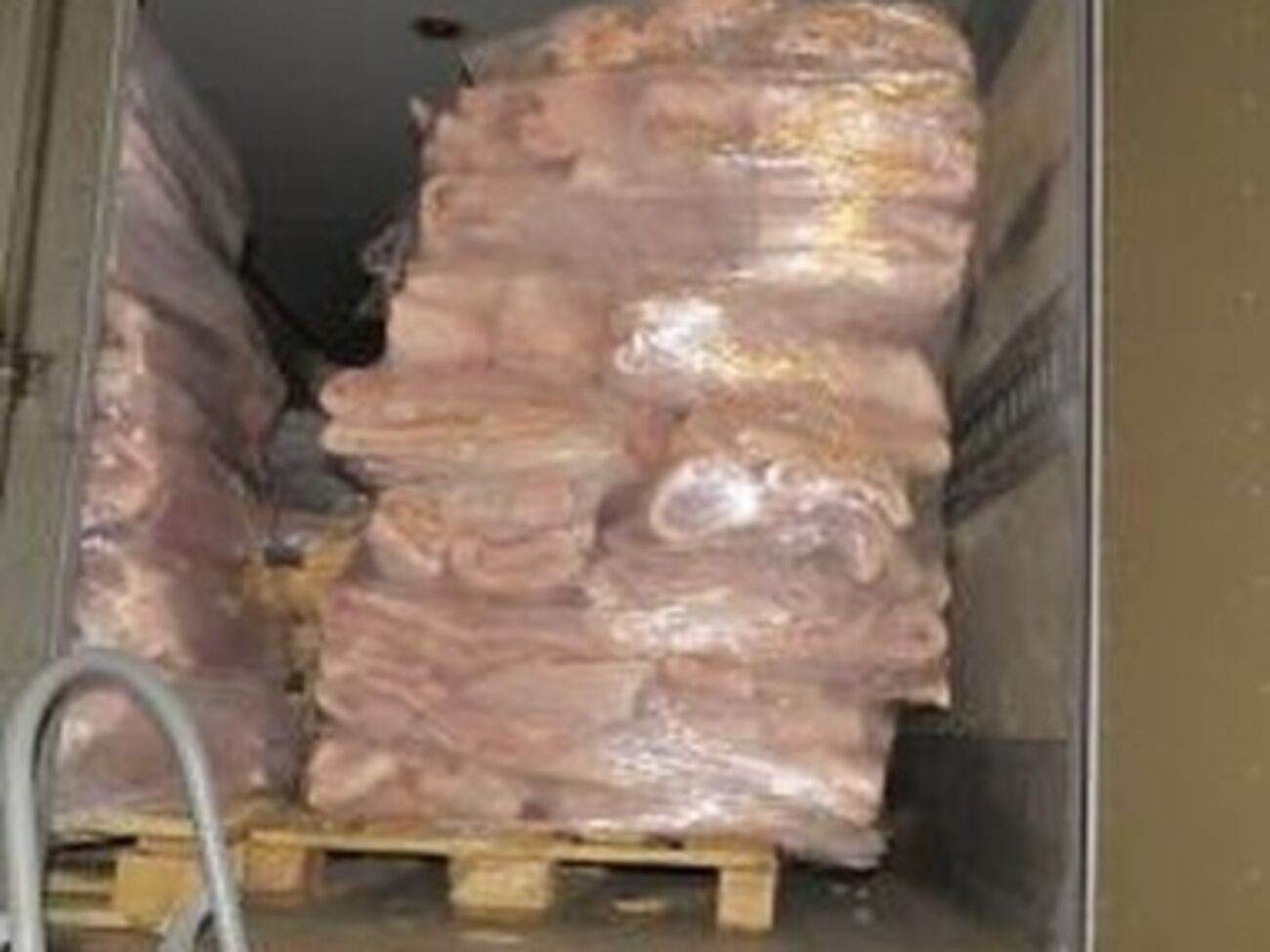 Сало вернули в Украину