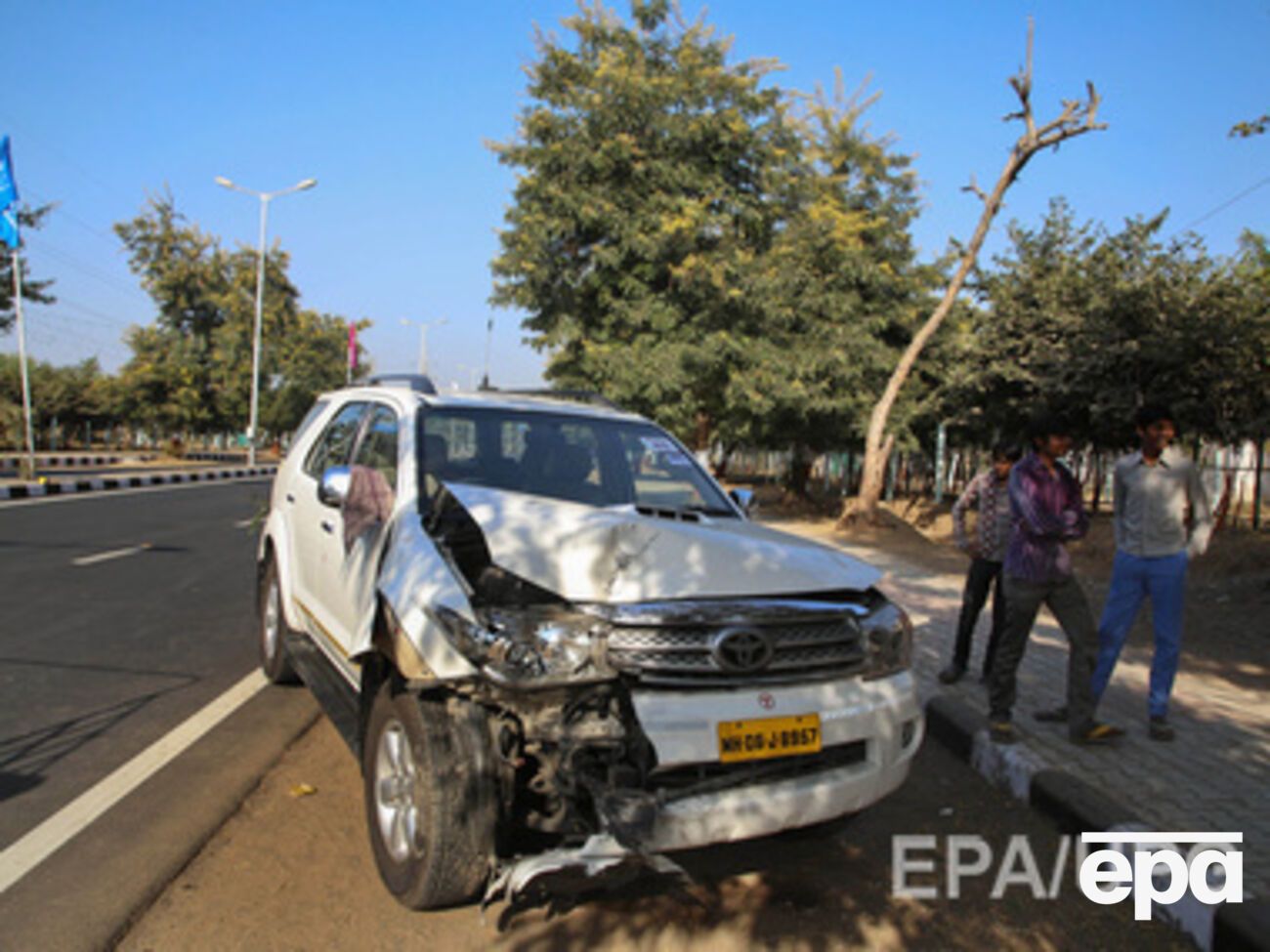 Автомобиль, в котором находился Керри, участвовал в столкновении, но госсекретарь травм не получил