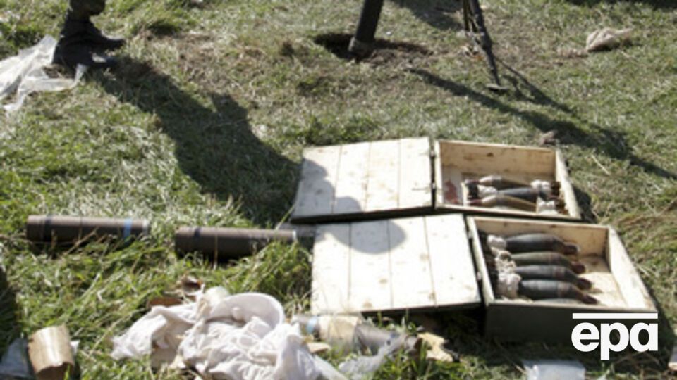 Военнослужащий продал свое оружие