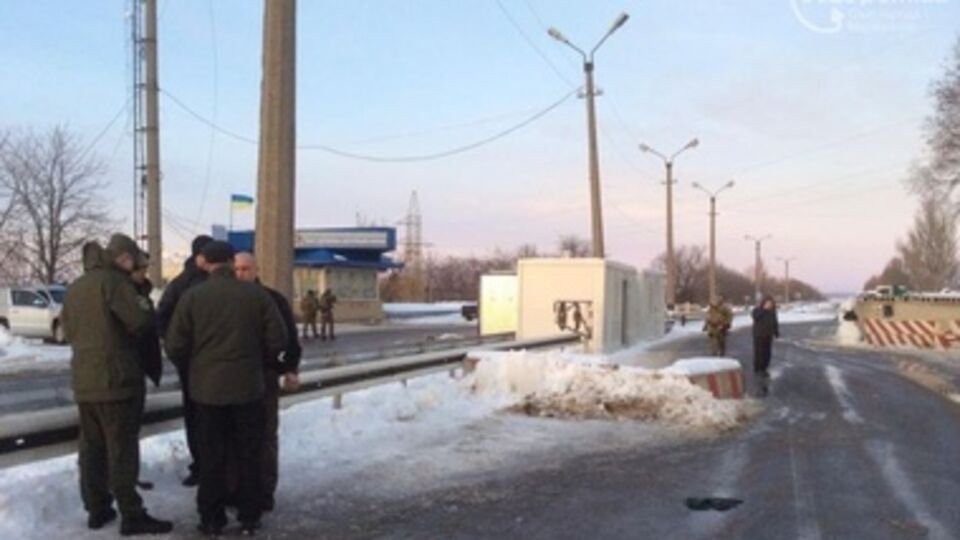 Движение по трассе приостановлено "до особого распоряжения"