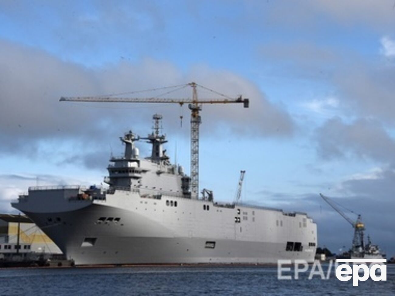 Россия требует от Франции письменное объяснение ситуации с "Мистралями"