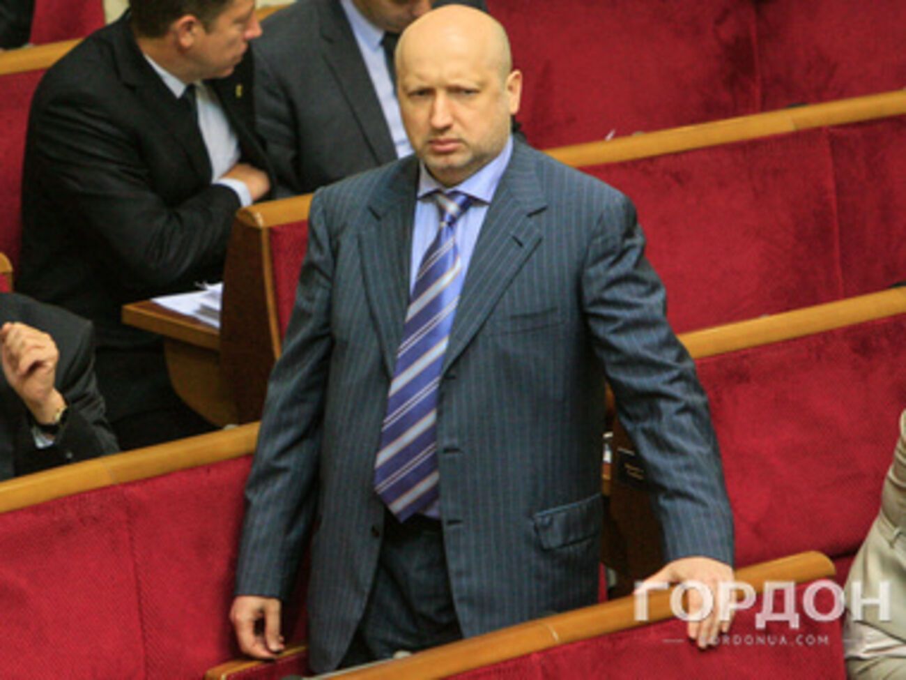 Турчинов сложил полномочия нардепа