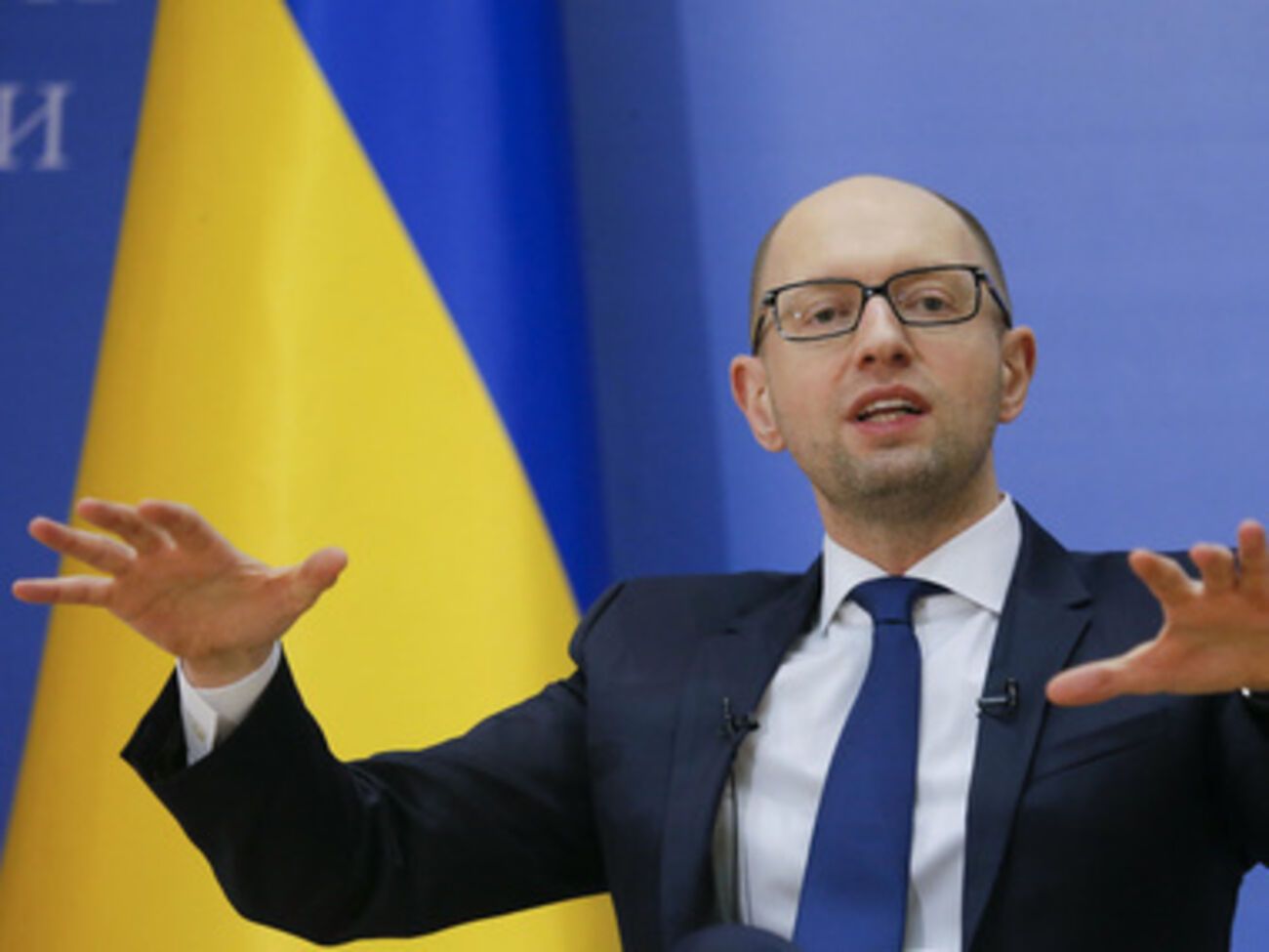 Премьер обратился в МВД с просьбой о расследовании факта присвоения Исаенко статуса участника АТО