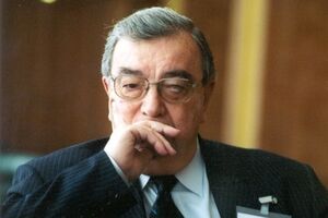 Примаков: США использовали бы ввод РФ регулярных войск в Украину, чтобы держать под собой Европу целый век