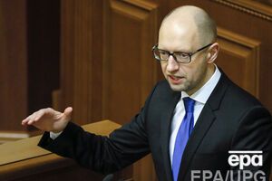 Яценюк: Недопустимо, когда должностные лица, побыв несколько часов в зоне АТО, быстро бегут и получают статус участника боевых действий