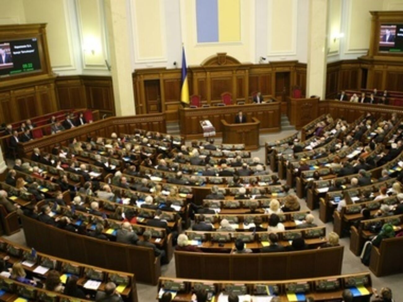 Эти задачи закреплены в программе действий правительства, а также в коалиционном соглашении, которое подписали пять парламентских фракций ВР