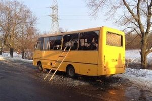 Пассажирский автобус, который осуществлял рейс "Златоустовка – Донецк", был обстрелян "Градами" около 14.30 13 января вблизи Волновахи
