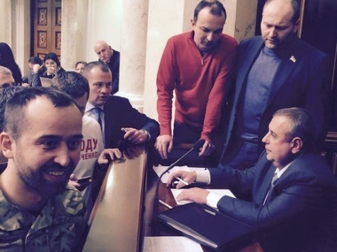 13 января народные депутаты заставили Дмитрия Исаенко написать отказ от статуса участника АТО