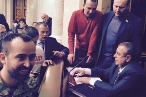 13 января народные депутаты заставили Дмитрия Исаенко написать отказ от статуса участника АТО