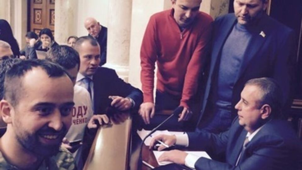 13 января народные депутаты заставили Дмитрия Исаенко написать отказ от статуса участника АТО