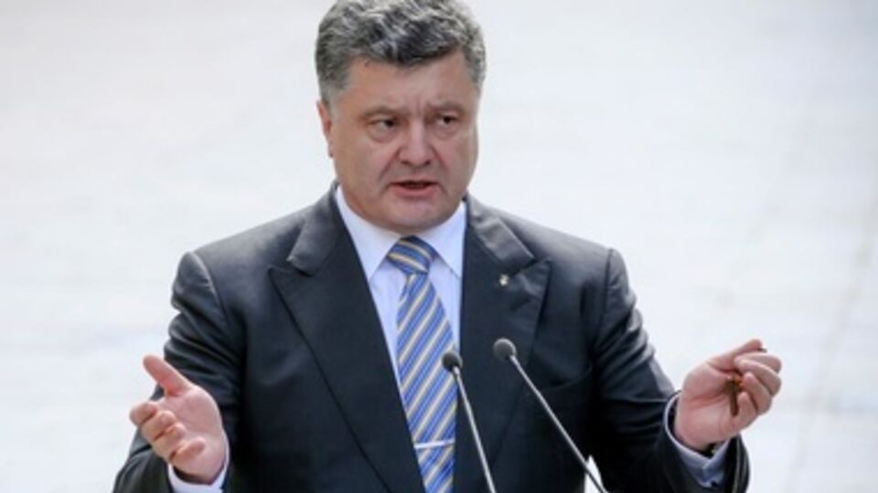 Петр Порошенко запретил привлекать на службу в зону АТО "неопытную молодежь"