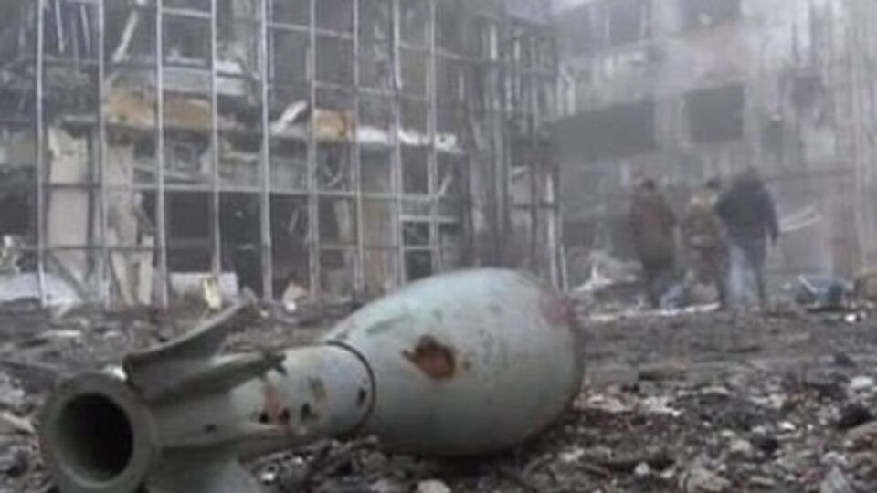 Бутусов заявляет о двух погибших военных в аэропорту