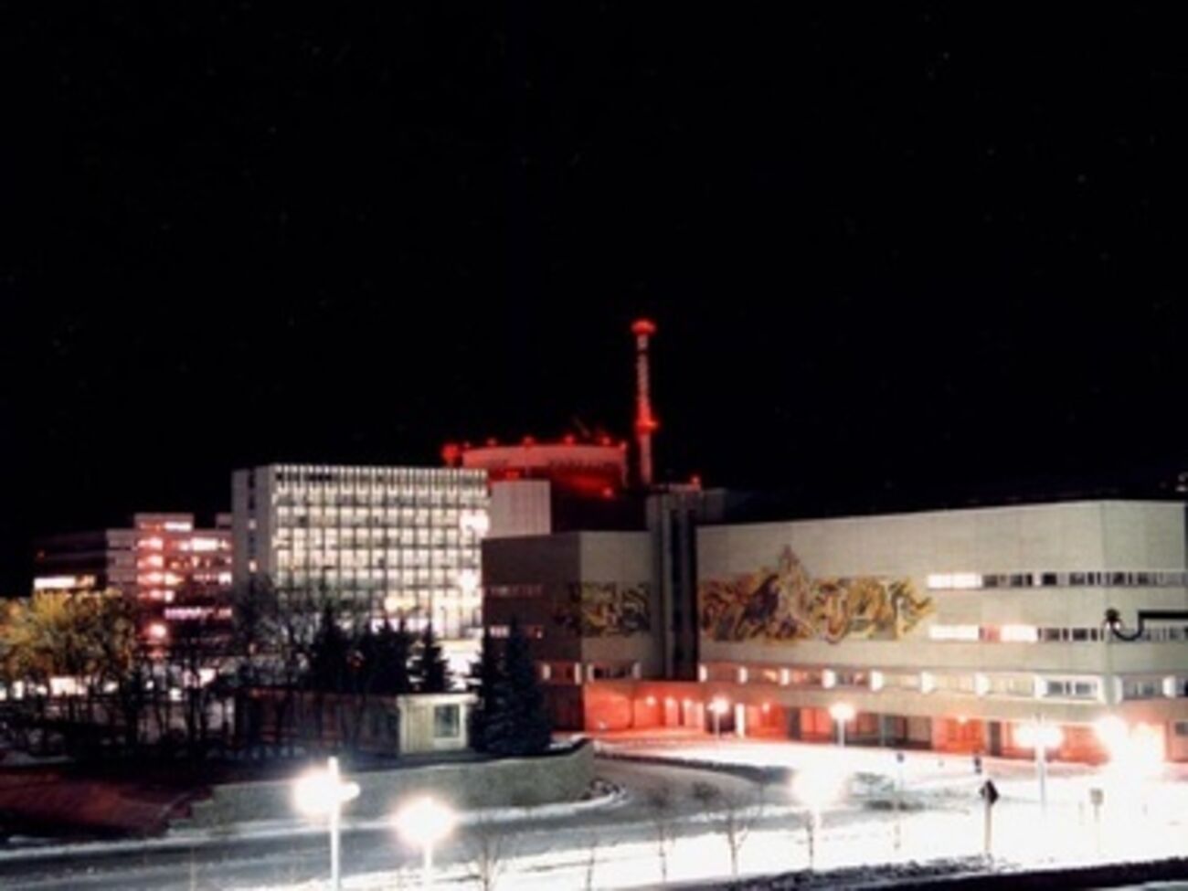 Поздно вечером произошло возгорание охладителя внутри пропускного трансформатора АЭС