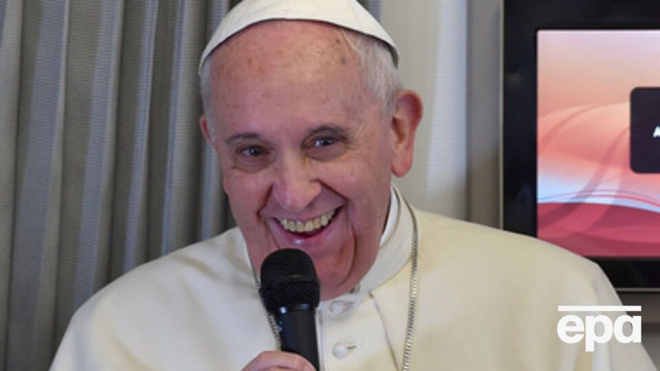 Папа Римский заявил, что религиозные чувства людей нужно уважать