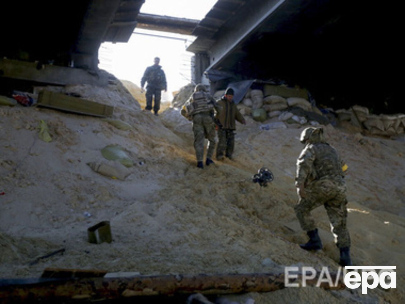 Террористы стреляют по аэропорту из артиллерии