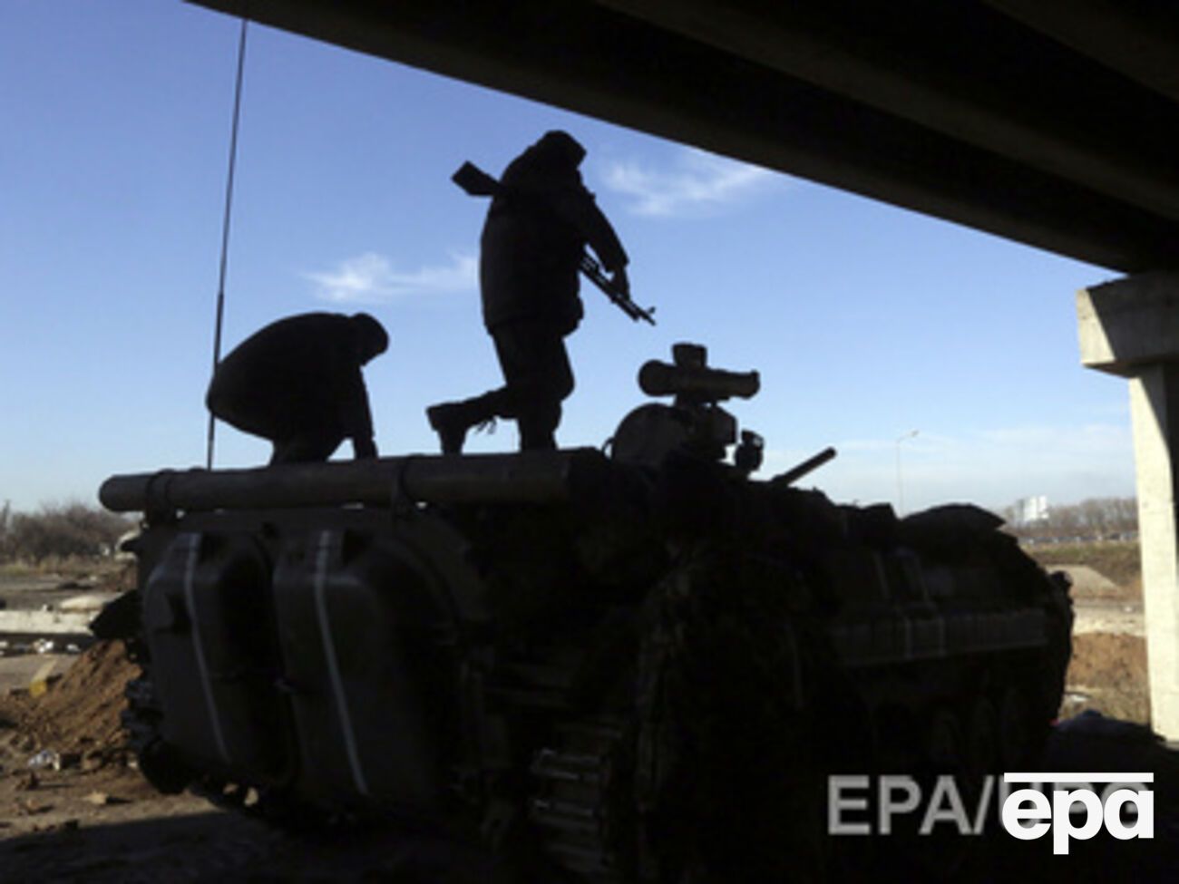 Бои в аэропорту утихли