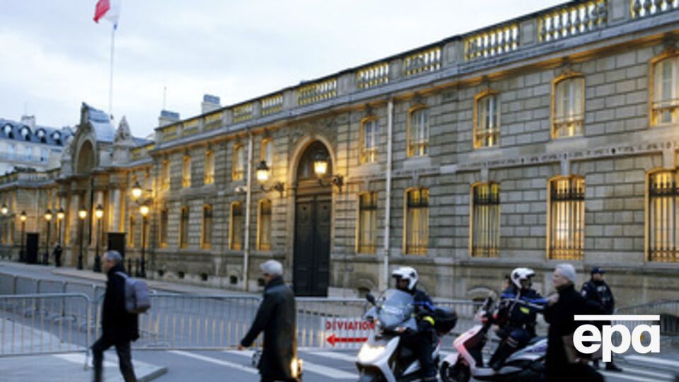 Угроза безопасности возникла после того, как ночью полиция арестовала по меньшей мере 10 человек, подозреваемых в связях с джихадистами