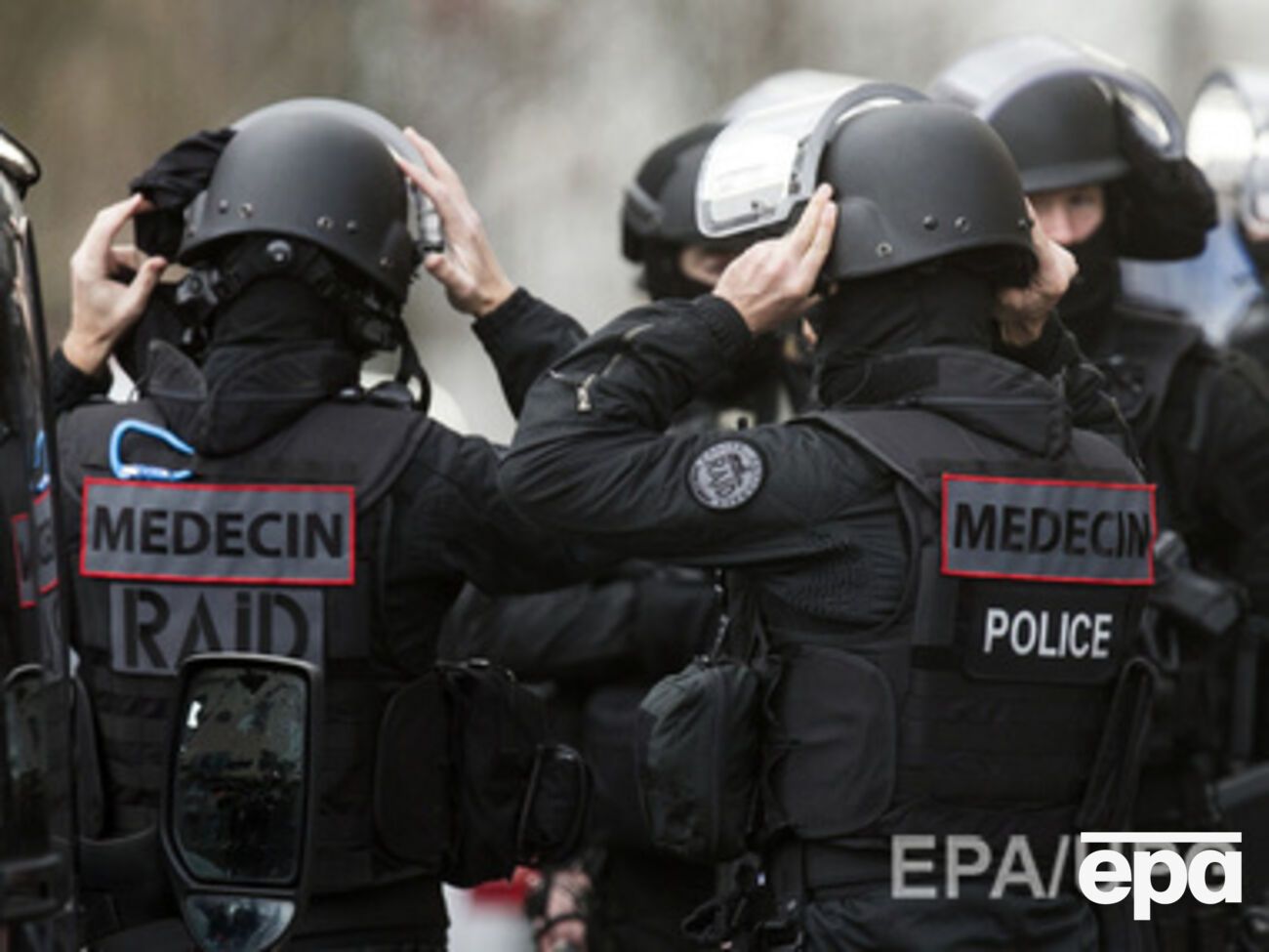 Мужчина сдался примерно через два часа