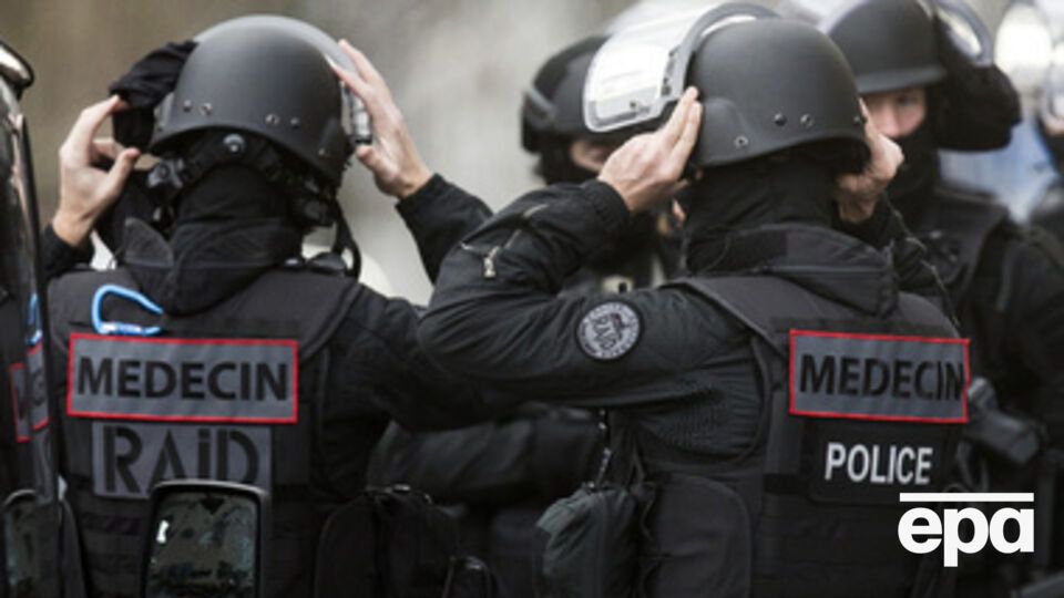 Мужчина сдался примерно через два часа