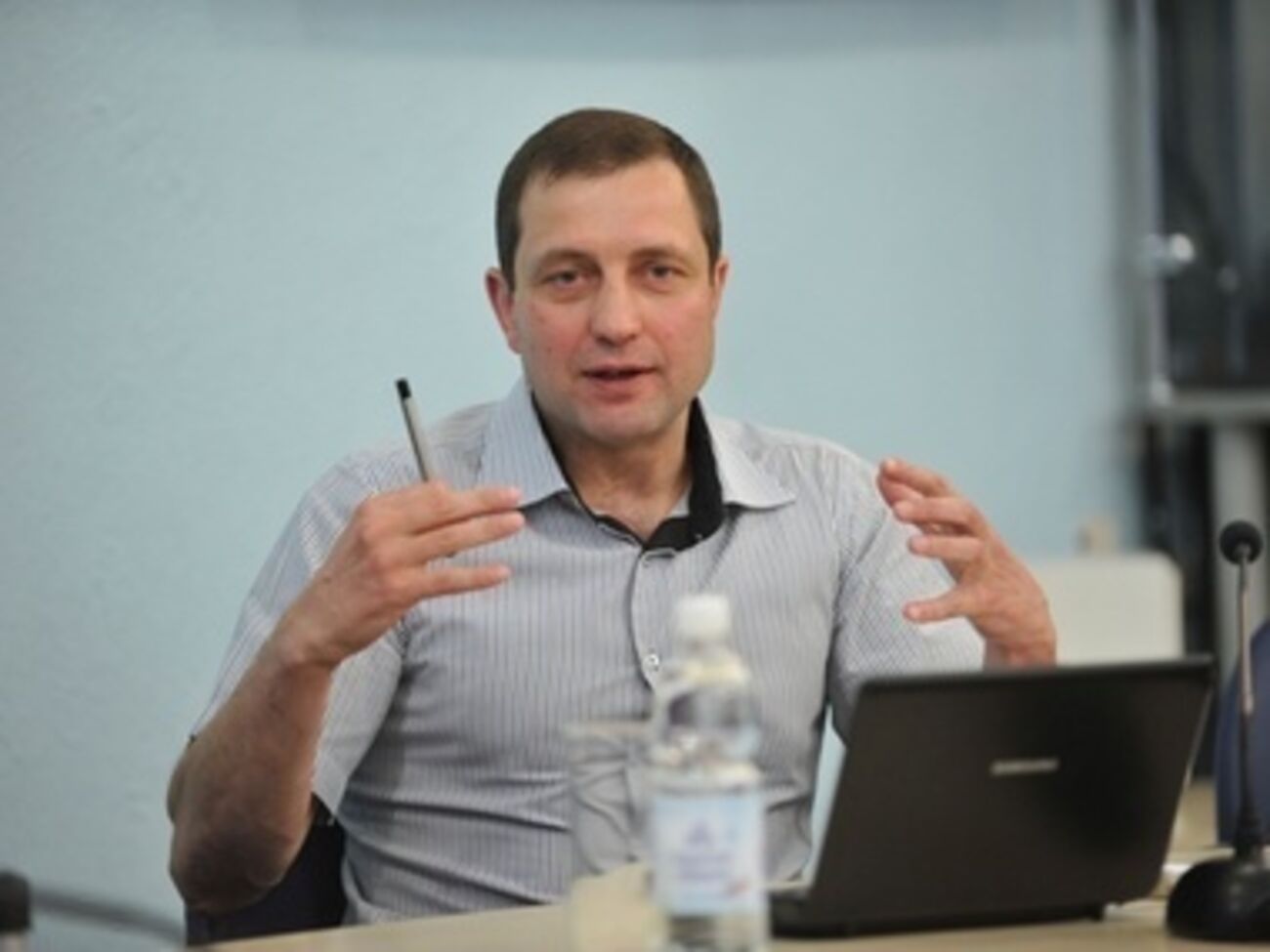 Badrak believes that the Donetsk airport has become a symbol of Ukrainian resistance