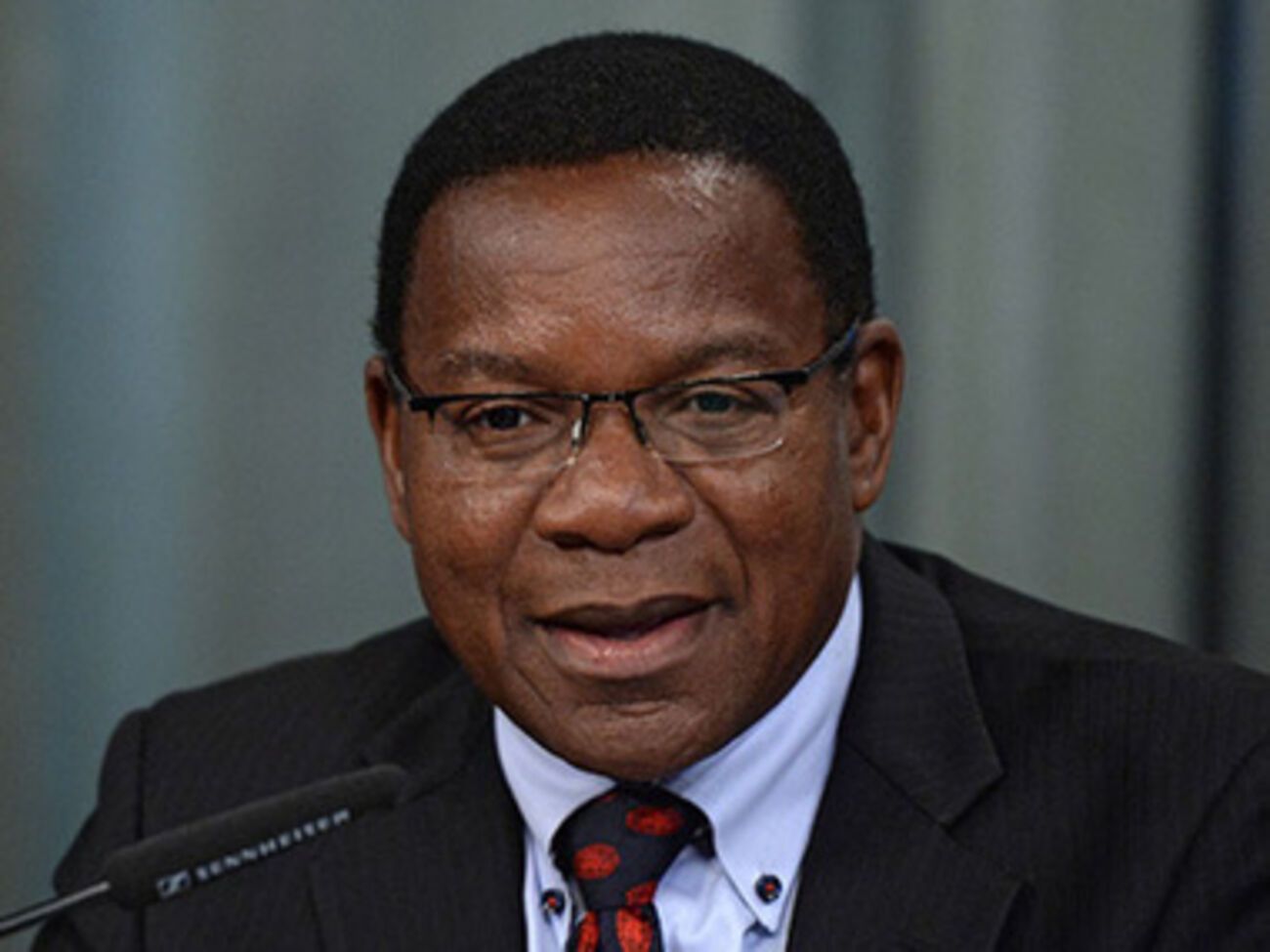 Министр иностранных дел и международного сотрудничества Республики Танзании Бернард Камиллиус Мембе