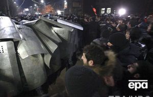 Немцов: Когда кремлевское движение объявляет обвиняемого в убийстве семьи Пермякова узником совести, они на что рассчитывают? На любовь армянского народа?