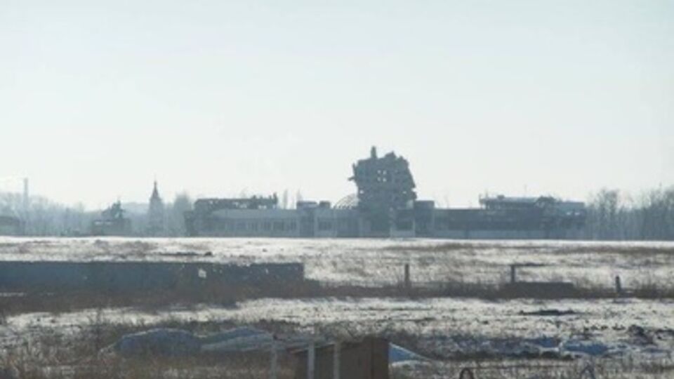 В аэропорту боевики запросили прекращения огня, чтобы забрать "300-х" и "200-х"