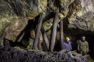 На шахте в Свердловской области при подготовке к проведению взрывных работ произошла детонация взрывчатки