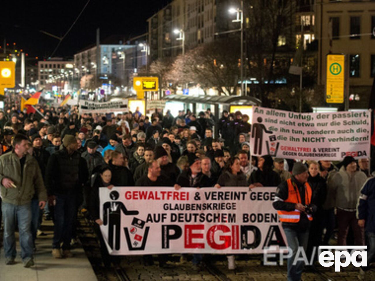 Джихадисты обсуждали возможность совершения терактов во время проведения демонстраций движения PEGIDA, выступающего против исламизации Запада