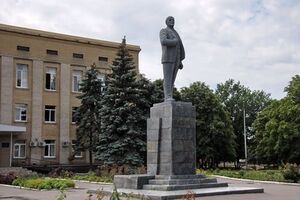 В Геническе памятник Ленину снесут законно