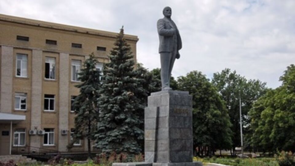 В Геническе памятник Ленину снесут законно
