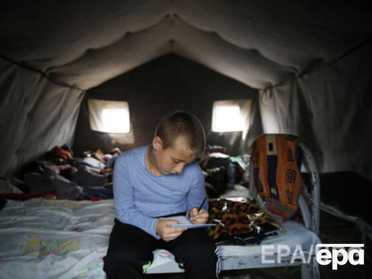 По данным украинских властей, из Донецкой и Луганской областей выехали более 650 тыс. человек