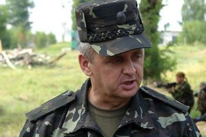 Муженко находится рядом с донецким аэропортом