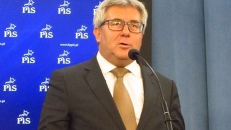 Чарнецкий не исключает, что Россию могут отключить от SWIFT