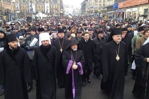 За погибших под Волновахой молятся представители украинских церквей